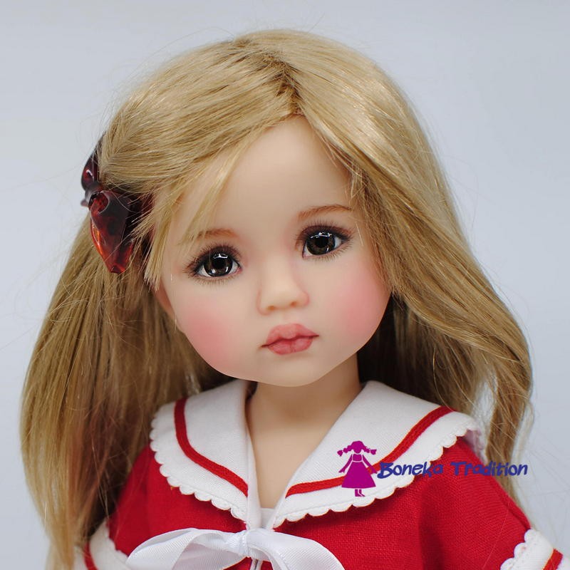 Sweet Monday Helen Skinner brown eyes